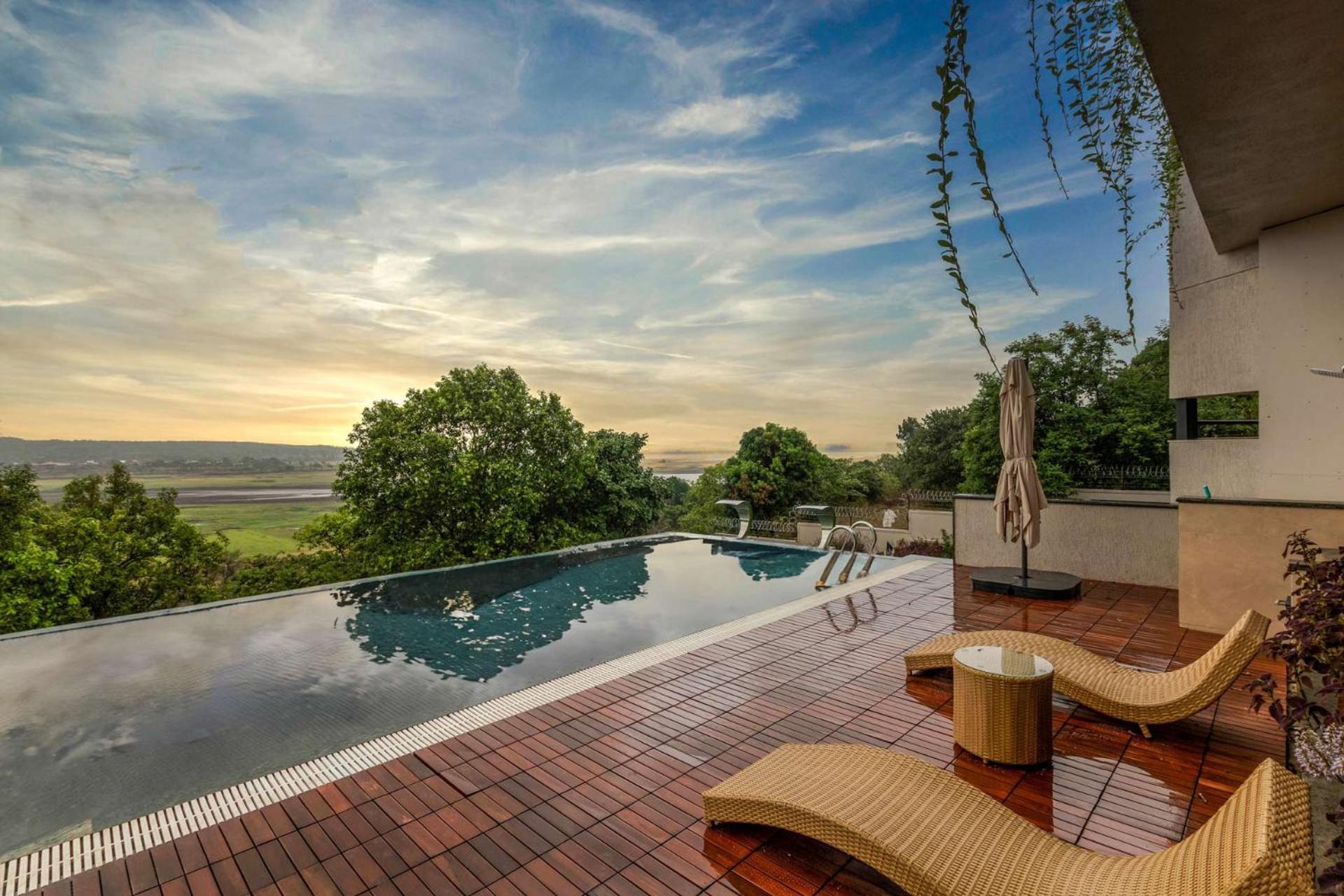 Pearl Lakeview Mansion: Luxurious Lakeside Villa with Infinity Pool and Entertainment Igatpuri Exterior photo